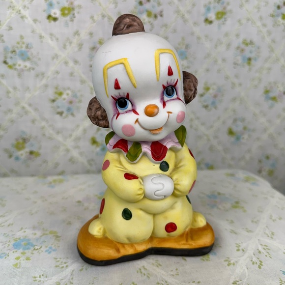 Adorable Vintage Lefton Clown Figurine - Picture 2 of 11